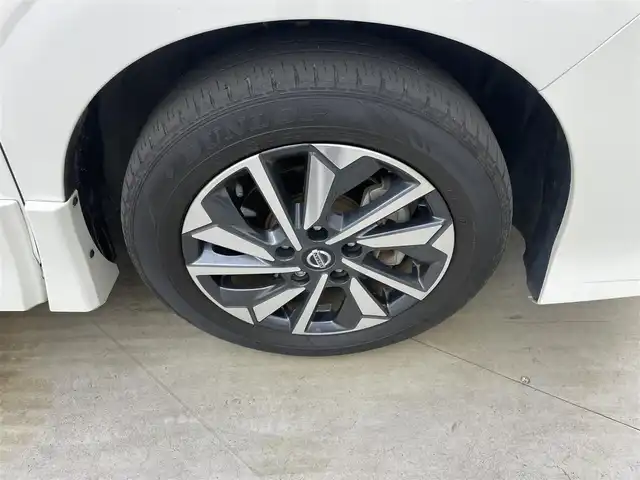 日産 セレナ ハイウェイスター V 岡山県 2022(令4)年 3.8万km ブリリアントホワイトパール 2トーン 純正１１インチフリップダウンモニター/純正１０インチナビ/デジタルインナーミラー/プロパイロット/アラウンドビューモニター/衝突軽減ブレーキ/純正ドライブレコーダー（前後）/両側パワースライドドア/ＬＥＤヘッドライト/ビルトインETC/ブラインドスポットモニター/オートブレーキホールド/取扱説明書/ナビ取扱説明書