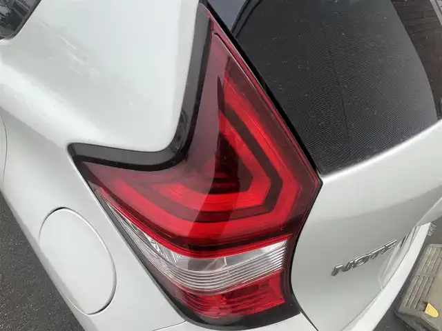 日産 ノート e－パワー X FOUR 秋田県 2018(平30)年 4.8万km ブリリアントホワイトパール 純正ナビ/衝突軽減システム/４WD/スマートキー/バックカメラ/コーナーセンサー/クルーズコントロール/アイドリングストップ/レーンキープアシスト/プッシュスタート/社外アルミ/純正フロアマット/純正ドアバイザー/ステアリングスイッチ/横滑り防止/オートエアコン/オートライト/パワーウィンドウ/パワーステアリング/電動格納ウィンカーミラー