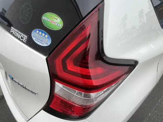 日産 ノート e－パワー X FOUR 秋田県 2018(平30)年 4.8万km ブリリアントホワイトパール 純正ナビ/衝突軽減システム/４WD/スマートキー/バックカメラ/コーナーセンサー/クルーズコントロール/アイドリングストップ/レーンキープアシスト/プッシュスタート/社外アルミ/純正フロアマット/純正ドアバイザー/ステアリングスイッチ/横滑り防止/オートエアコン/オートライト/パワーウィンドウ/パワーステアリング/電動格納ウィンカーミラー