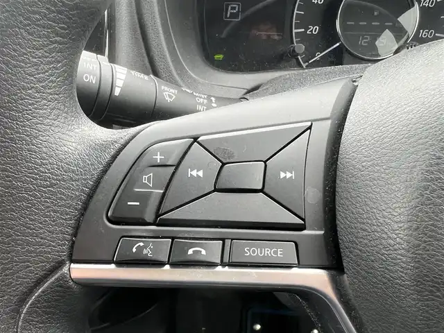 日産 ノート e－パワー X FOUR 秋田県 2018(平30)年 4.8万km ブリリアントホワイトパール 純正ナビ/衝突軽減システム/４WD/スマートキー/バックカメラ/コーナーセンサー/クルーズコントロール/アイドリングストップ/レーンキープアシスト/プッシュスタート/社外アルミ/純正フロアマット/純正ドアバイザー/ステアリングスイッチ/横滑り防止/オートエアコン/オートライト/パワーウィンドウ/パワーステアリング/電動格納ウィンカーミラー