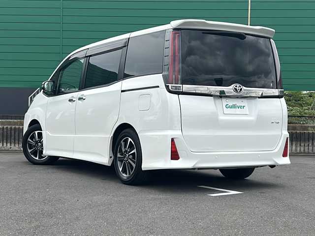 トヨタ ノア Si ダブルバイビーⅢ 茨城県 2021(令3)年 2.3万km ホワイトパールクリスタルシャイン TRDサスペンション（純正積込）/社外ナビゲーション/CD/DVD/Bluetooth/フルセグTV/バックカメラ/トヨタセーフティセンス/・プリクラッシュセーフティ/・クルーズコントロール/・オートマチックハイビーム/ビルトインETC/前後ドライブレコーダー/プッシュスタート/スマートキー/ハーフレザーシート/純正16インチAW/両側パワースライドドア/オートライト/LEDヘッドライト