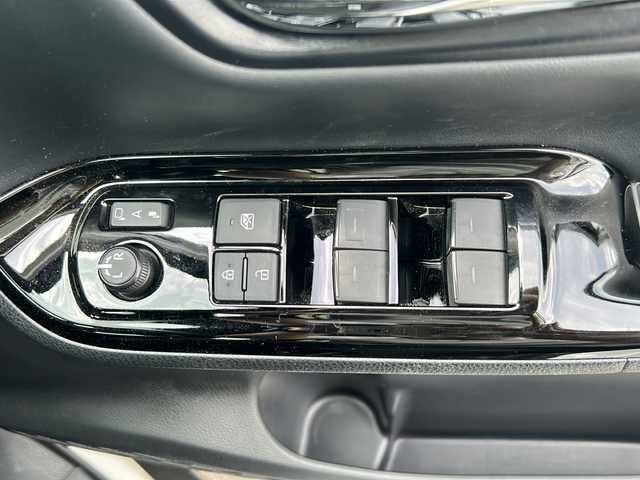 トヨタ ノア Si ダブルバイビーⅢ 茨城県 2021(令3)年 2.3万km ホワイトパールクリスタルシャイン TRDサスペンション（純正積込）/社外ナビゲーション/CD/DVD/Bluetooth/フルセグTV/バックカメラ/トヨタセーフティセンス/・プリクラッシュセーフティ/・クルーズコントロール/・オートマチックハイビーム/ビルトインETC/前後ドライブレコーダー/プッシュスタート/スマートキー/ハーフレザーシート/純正16インチAW/両側パワースライドドア/オートライト/LEDヘッドライト