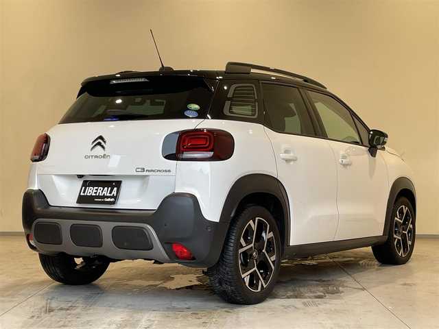 シトロエン Ｃ３ エアクロス シャインパッケージ 熊本県 2022(令4)年 1.3万km ブランバンキーズ ・スマートキー/・プッシュスタート/・パノラマサンルーフ /・アクティブセーフティブレーキ/・疲労検知/・ディレクショナルヘッドライト/・パークアシスト/・インテリジェントハイビーム/・パーキングセンサー/・ブラインドスポットモニター/・クルーズコントロール/・ハーフレザーシート/・純正ディスプレイオーディオ/　【Bluetooth・USB・AppleCarPlay・AndroidAuto】/・バックカメラ/・ETC/・LEDヘッドランプ/・LEDフォグランプ/・純正マット
