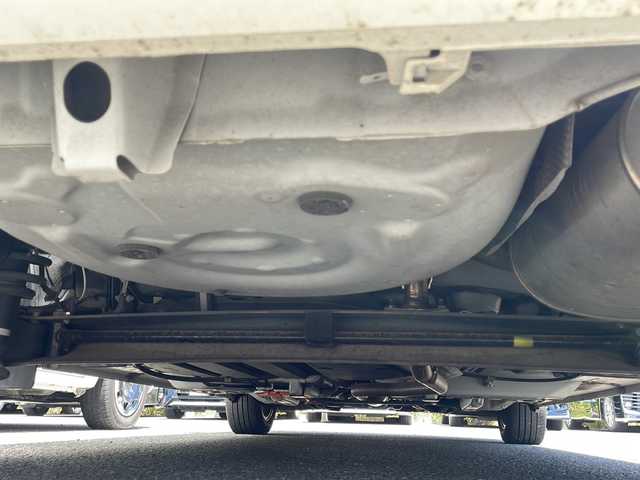 トヨタ シエンタ ハイブリッド G クエロ 宮城県 2018(平30)年 3.9万km ホワイトパールクリスタルシャイン 9インチSDナビ/(FM/AM/SD/iPod/USB/CD/DVD/Blu-ray)/フルセグTV/Bluetooth/ウーファーツイーター/バックカメラ/ETC2.0/前後ナビ連動ドライブレコーダー/プッシュスタート/スマートキー/スペアキー/オートライト/オートマチックハイビーム/LEDヘッドライト/フォグランプ/ルーフスポイラー/ドアバイザー/純正フロアマット/社外15インチアルミホイール