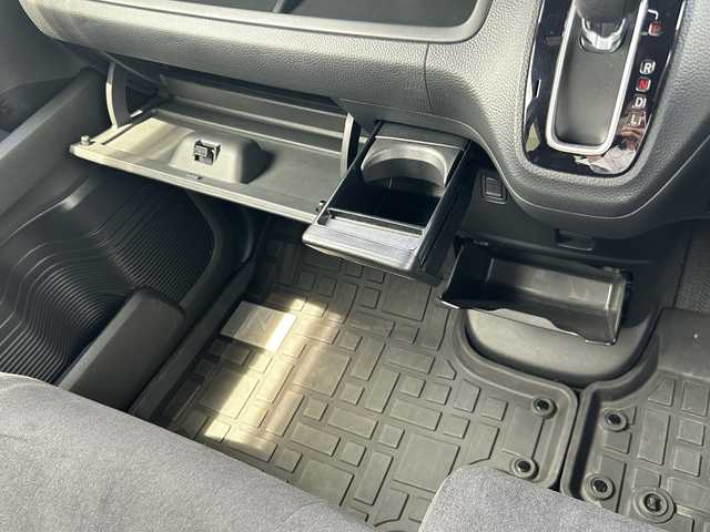 ホンダ Ｎ ＢＯＸ カスタム G L ホンダセンシング 福島県 2019(令1)年 2.2万km クリスタルブラックパール ホンダセンシング/衝突軽減ブレーキ〈CMBS〉/誤発進抑制機能/後方誤発進抑制機能/歩行者事故低減ステアリング/路外逸脱抑制機能/アダプティブクルーズコントロール〈ACC〉/車線維持支援システム〈LKAS〉/オートハイビーム/先行車発進お知らせ機能/標識認識機能/純正ナビゲーション/【CD/DVD/SD/USB/BT/TV】/ドライブレコーダー/ビルトインETC/片側電動スライドドア/ステアリングリモコン/リアドアシェード/LEDオートライト/LEDフォグランプ/純正フロアマット/ドアバイザー