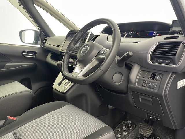 日産 セレナ ハイウェイスター V 栃木県 2020(令2)年 2.5万km ブリリアントホワイトパール 純正10インチSDナビ/ 【AM/FM/CD/DVD/SD/BT/フルセグTV】/全方位カメラ/プロパイロット/車線逸脱警報/車線逸脱防止支援/後側方車両検知警報/後側方衝突防止支援/速度標識表示/道路標識表示/エマージェンシーブレーキ/ブラインドスポットモニター/リアトリフィックアラート/純正フリップダウンモニター/純正ドライブレコーダー 前方/両側パワースライドドア/BUSOUエアロ　フロント/リア/リアアンダー/TEIN車高調/横滑り防止装置/純正ドアバイザー/社外フロアマット/ETC/取扱説明書/純正足回り車載