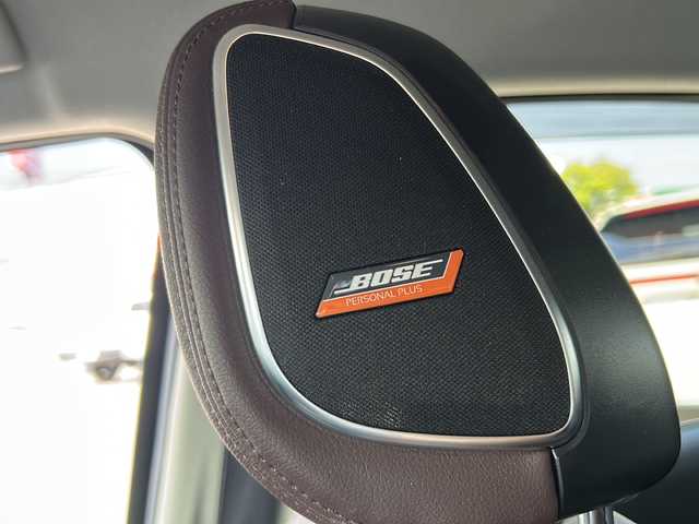日産 オーラ G 山口県 2022(令4)年 4.2万km オーロラフレアブルーパール NissanConnectナビゲーションシステム/Apple CarPlay/Android Auto/フルセグテレビ/AM/FMラジオ/USBオーディオ、iPod/HDMI接続/Bluetoothオーディオ/Bluetoothハンズフリーフォン機能/アラウンドビューモニター/BOSEパーソナルプラスサウンドシステム/ETC2.0/ドライブレコーダー/電動パーキングブレーキ/オートブレーキホールド/ワイヤレス充電器 /USB電源ソケット/17インチ純正アルミホイール/LEDヘッドランプ/オートライト/LEDフォグランプ/インテリジェントルームミラー/本革巻ステアリング/ステアリングスイッチ/スマートキー（スペアキー有）/プッシュアップスタート/パーキングアシスト/プロパイロット/SOSコール /エマージェンシーブレーキ/踏み間違い衝突防止アシスト/車線逸脱防止支援システム/盗難防止装置/取扱説明書