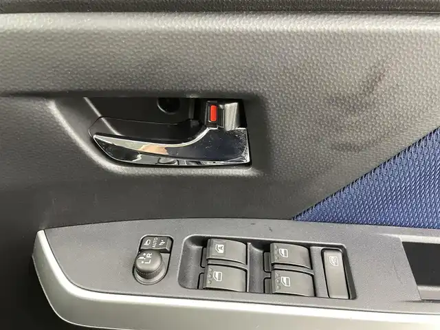 トヨタ ルーミー カスタムG 熊本県 2020(令2)年 4.4万km レーザーブルークリスタルシャイン 純正ナビNSZT-W68T/社外前後ドライブレコーダー/両側パワースライドドア/バックカメラ/ビルトインETC/前席シートヒーター/スマートアシスト/・衝突回避支援ブレーキ/・車線逸脱警報/・車線逸脱抑制/・オートハイビーム/・コーナーセンサー/・誤発進抑制機能/クルーズコントロール/アイドリングストップ/オートライト/LEDヘッドランプ/純正14インチAW/純正フロアマット/スマートキー/プッシュスタート/スペアキー1本