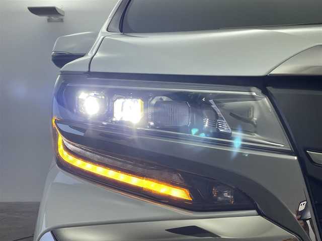 トヨタ アルファード S タイプゴールドⅢ 群馬県 2023(令5)年 2.2万km ホワイトパールクリスタルシャイン フリップダウンモニター　ツインムーンルーフ　純正９インチディスプレイオーディオ　バックカメラ　レーダークルーズコントロール　両側パワースライドドア　パワーバックドア　デジタルミラー　ＥＴＣ２．０　禁煙