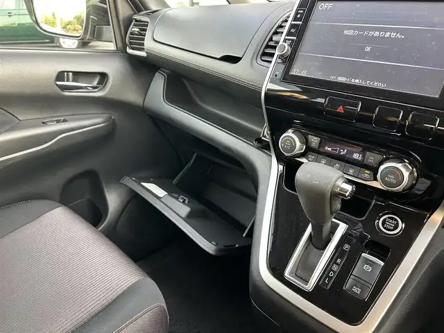 日産 セレナ ハイウェイスター プロパイロットED 栃木県 2017(平29)年 7.5万km カシミヤグレージュ ４WD/エマージェンシーブレーキ/プロパイロット/純正9インチナビ/フルセグTV/Bluetooth/DVD/Blu-ray/USB/TVキャンセラー/純正フリップダウンモニター/両側ハンズフリーパワースライドドア/バックカメラ/ETC/LEDヘッドライト/ドアバイザー/アイドリングストップ/横滑り防止装置/純正15インチAW