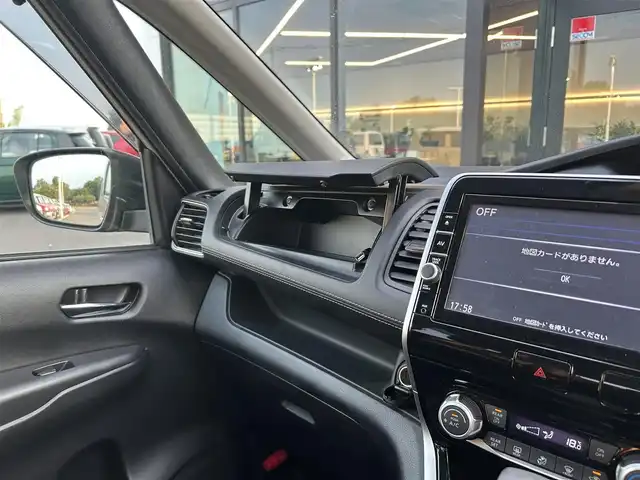日産 セレナ ハイウェイスター プロパイロットED 栃木県 2017(平29)年 7.5万km カシミヤグレージュ ４WD/エマージェンシーブレーキ/プロパイロット/純正9インチナビ/フルセグTV/Bluetooth/DVD/Blu-ray/USB/TVキャンセラー/純正フリップダウンモニター/両側ハンズフリーパワースライドドア/バックカメラ/ETC/LEDヘッドライト/ドアバイザー/アイドリングストップ/横滑り防止装置/純正15インチAW