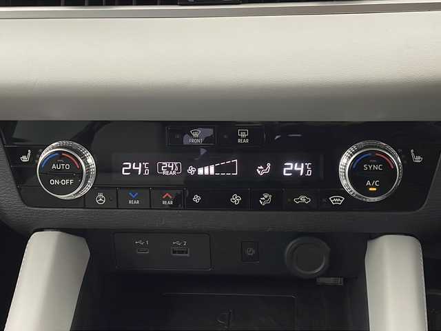 三菱 アウトランダー ＰＨＥＶ P 栃木県 2022(令4)年 2.2万km ホワイトダイヤモンド 純正９型ナビ/（フルセグＴＶ・ＢＴ・ＦＭ・ＡＭ・ＵＳＢ・ａｐｐｌｅ　ｃａｒｐｌａｙ）/全方位カメラ/衝突軽減システム　/車線逸脱抑制機能/レーダークルーズコントロール/横滑り防止/クリアランナソー/標識認識機能/ビルトインETC2.0/前席パワーシート/前席シートヒーター　/パワーバックドア/純正アルミホイール/純正フロアマット/ワイヤレス充電/プッシュスタート/スマートキー/スペアキー