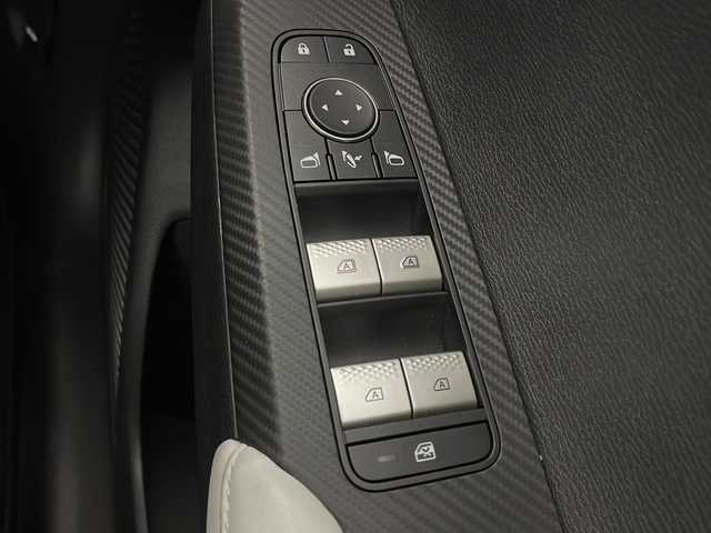 三菱 アウトランダー ＰＨＥＶ P 栃木県 2022(令4)年 2.2万km ホワイトダイヤモンド 純正９型ナビ/（フルセグＴＶ・ＢＴ・ＦＭ・ＡＭ・ＵＳＢ・ａｐｐｌｅ　ｃａｒｐｌａｙ）/全方位カメラ/衝突軽減システム　/車線逸脱抑制機能/レーダークルーズコントロール/横滑り防止/クリアランナソー/標識認識機能/ビルトインETC2.0/前席パワーシート/前席シートヒーター　/パワーバックドア/純正アルミホイール/純正フロアマット/ワイヤレス充電/プッシュスタート/スマートキー/スペアキー