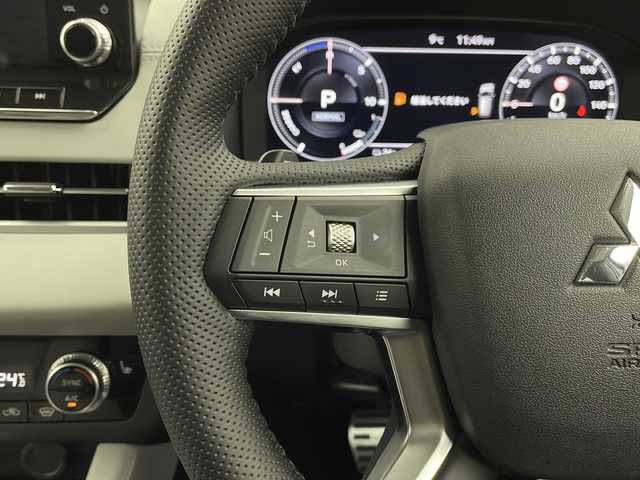 三菱 アウトランダー ＰＨＥＶ P 栃木県 2022(令4)年 2.2万km ホワイトダイヤモンド 純正９型ナビ/（フルセグＴＶ・ＢＴ・ＦＭ・ＡＭ・ＵＳＢ・ａｐｐｌｅ　ｃａｒｐｌａｙ）/全方位カメラ/衝突軽減システム　/車線逸脱抑制機能/レーダークルーズコントロール/横滑り防止/クリアランナソー/標識認識機能/ビルトインETC2.0/前席パワーシート/前席シートヒーター　/パワーバックドア/純正アルミホイール/純正フロアマット/ワイヤレス充電/プッシュスタート/スマートキー/スペアキー