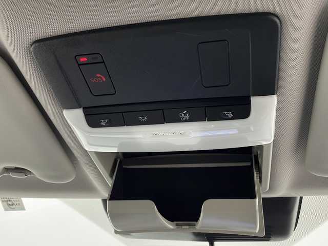 三菱 アウトランダー ＰＨＥＶ P 栃木県 2022(令4)年 2.2万km ホワイトダイヤモンド 純正９型ナビ/（フルセグＴＶ・ＢＴ・ＦＭ・ＡＭ・ＵＳＢ・ａｐｐｌｅ　ｃａｒｐｌａｙ）/全方位カメラ/衝突軽減システム　/車線逸脱抑制機能/レーダークルーズコントロール/横滑り防止/クリアランナソー/標識認識機能/ビルトインETC2.0/前席パワーシート/前席シートヒーター　/パワーバックドア/純正アルミホイール/純正フロアマット/ワイヤレス充電/プッシュスタート/スマートキー/スペアキー