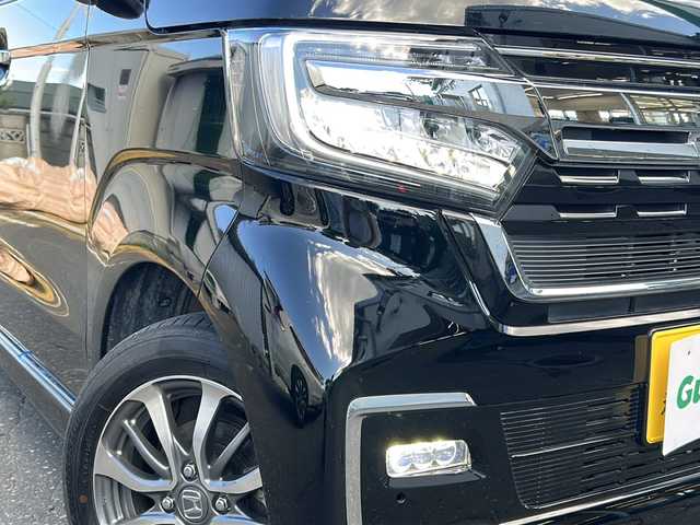 ホンダ Ｎ ＢＯＸ カスタム L 道東・釧路十勝 2023(令5)年 1.4万km クリスタルブラックパール 4WD/純正ディスプレイオーディオ/  (CD/BT/ワンセグTV)/バックカメラ/ホンダセンシング/  衝突軽減ブレーキ(CMBS)/  誤発進抑制機能/  歩行者事故低減ステアリング/  路外逸脱抑制機能/  アダプティブクルーズコントロール(ACC)/  車線維持支援システム(LKAS)/  先行車発進お知らせ機能/  標識認識機能/  後方誤発進抑制機能/  オートハイビーム/  パーキングセンサーシステム/LEDヘッドライト/フォグライト/サイド/カーテンエアバック/後席シートベルト締め忘れ警告灯/片側パワースライドドア/USBソケット/ステアリングリモコン/コーナーセンサー/シートヒーター/ミラーヒーター/ウィンカーミラー/電動格納ミラー/横滑り防止装置/ベンチシート/ドアバイザー/純正フロアマット/運転席シートリフター/純正エンジンスターター/スマートキー/エンジンプッシュスタート/スペアキー/純正14インチアルミホイール/取扱説明書/保証書/ナビ取説
