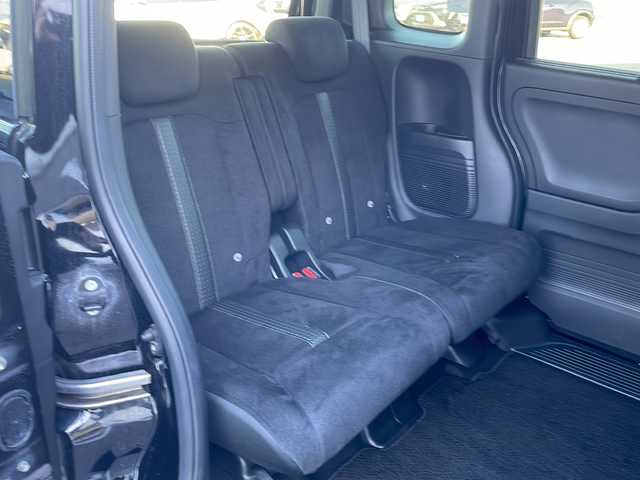 ホンダ Ｎ ＢＯＸ カスタム L 富山県 2023(令5)年 1.4万km クリスタルブラックパール 4WD/禁煙車/純正ディスプレイオーディオ/  (CD/BT/ワンセグTV)/バックカメラ/ホンダセンシング/  衝突軽減ブレーキ(CMBS)/  誤発進抑制機能/  歩行者事故低減ステアリング/  路外逸脱抑制機能/  アダプティブクルーズコントロール(ACC)/  車線維持支援システム(LKAS)/  先行車発進お知らせ機能/  標識認識機能/  後方誤発進抑制機能/  オートハイビーム/  パーキングセンサーシステム/LEDヘッドライト/フォグライト/サイド/カーテンエアバック/後席シートベルト締め忘れ警告灯/片側パワースライドドア/USBソケット/ステアリングリモコン/コーナーセンサー/シートヒーター/ミラーヒーター/ウィンカーミラー/電動格納ミラー/滑り防止装置/ベンチシート/ドアバイザー/純正フロアマット/運転席シートリフター/純正エンジンスターター/スマートキー/エンジンプッシュスタート/スペアキー/純正14インチアルミホイール/純正フロアマット/取扱説明書/保証書/ナビ取説