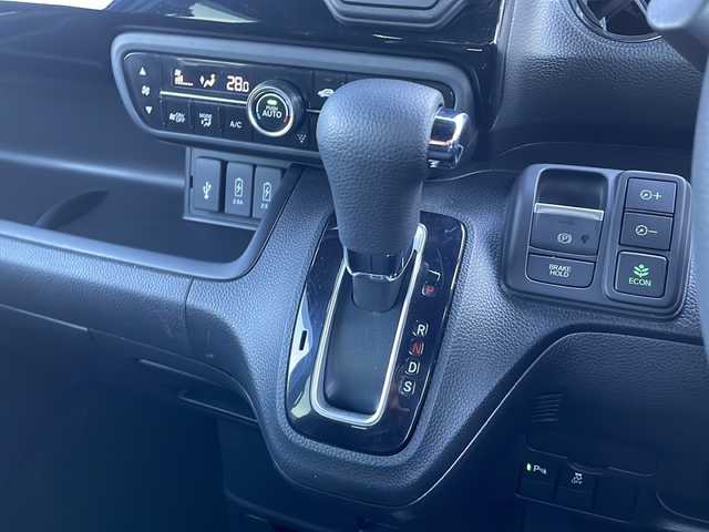 ホンダ Ｎ ＢＯＸ カスタム L 富山県 2023(令5)年 1.4万km クリスタルブラックパール 4WD/禁煙車/純正ディスプレイオーディオ/  (CD/BT/ワンセグTV)/バックカメラ/ホンダセンシング/  衝突軽減ブレーキ(CMBS)/  誤発進抑制機能/  歩行者事故低減ステアリング/  路外逸脱抑制機能/  アダプティブクルーズコントロール(ACC)/  車線維持支援システム(LKAS)/  先行車発進お知らせ機能/  標識認識機能/  後方誤発進抑制機能/  オートハイビーム/  パーキングセンサーシステム/LEDヘッドライト/フォグライト/サイド/カーテンエアバック/後席シートベルト締め忘れ警告灯/片側パワースライドドア/USBソケット/ステアリングリモコン/コーナーセンサー/シートヒーター/ミラーヒーター/ウィンカーミラー/電動格納ミラー/滑り防止装置/ベンチシート/ドアバイザー/純正フロアマット/運転席シートリフター/純正エンジンスターター/スマートキー/エンジンプッシュスタート/スペアキー/純正14インチアルミホイール/純正フロアマット/取扱説明書/保証書/ナビ取説