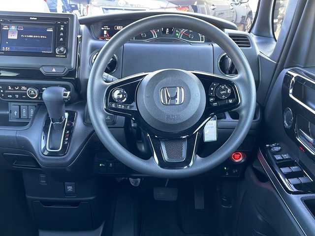 ホンダ Ｎ ＢＯＸ カスタム L 富山県 2023(令5)年 1.4万km クリスタルブラックパール 4WD/禁煙車/純正ディスプレイオーディオ/  (CD/BT/ワンセグTV)/バックカメラ/ホンダセンシング/  衝突軽減ブレーキ(CMBS)/  誤発進抑制機能/  歩行者事故低減ステアリング/  路外逸脱抑制機能/  アダプティブクルーズコントロール(ACC)/  車線維持支援システム(LKAS)/  先行車発進お知らせ機能/  標識認識機能/  後方誤発進抑制機能/  オートハイビーム/  パーキングセンサーシステム/LEDヘッドライト/フォグライト/サイド/カーテンエアバック/後席シートベルト締め忘れ警告灯/片側パワースライドドア/USBソケット/ステアリングリモコン/コーナーセンサー/シートヒーター/ミラーヒーター/ウィンカーミラー/電動格納ミラー/滑り防止装置/ベンチシート/ドアバイザー/純正フロアマット/運転席シートリフター/純正エンジンスターター/スマートキー/エンジンプッシュスタート/スペアキー/純正14インチアルミホイール/純正フロアマット/取扱説明書/保証書/ナビ取説