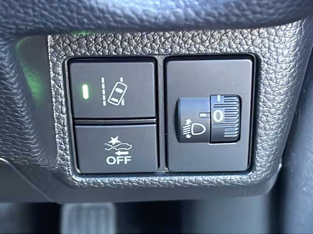 ホンダ Ｎ ＢＯＸ カスタム L 富山県 2023(令5)年 1.4万km クリスタルブラックパール 4WD/禁煙車/純正ディスプレイオーディオ/  (CD/BT/ワンセグTV)/バックカメラ/ホンダセンシング/  衝突軽減ブレーキ(CMBS)/  誤発進抑制機能/  歩行者事故低減ステアリング/  路外逸脱抑制機能/  アダプティブクルーズコントロール(ACC)/  車線維持支援システム(LKAS)/  先行車発進お知らせ機能/  標識認識機能/  後方誤発進抑制機能/  オートハイビーム/  パーキングセンサーシステム/LEDヘッドライト/フォグライト/サイド/カーテンエアバック/後席シートベルト締め忘れ警告灯/片側パワースライドドア/USBソケット/ステアリングリモコン/コーナーセンサー/シートヒーター/ミラーヒーター/ウィンカーミラー/電動格納ミラー/滑り防止装置/ベンチシート/ドアバイザー/純正フロアマット/運転席シートリフター/純正エンジンスターター/スマートキー/エンジンプッシュスタート/スペアキー/純正14インチアルミホイール/純正フロアマット/取扱説明書/保証書/ナビ取説