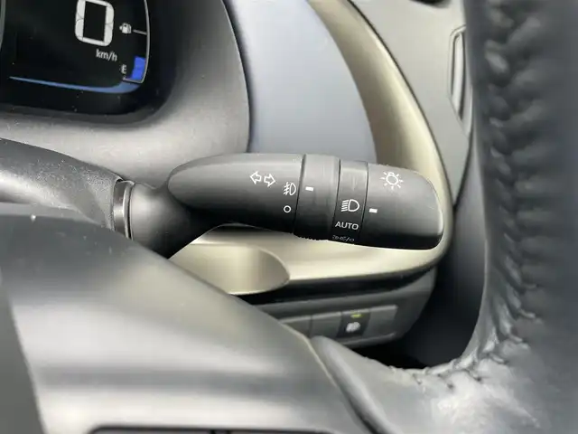 トヨタ アクア Z 富山県 2023(令5)年 1.7万km アーバンカーキ １オーナー／/純正ナビ／/フルセグＴＶ／/Ｂｌｕｅｔｏｏｔｈ／/Ｂカメラ／/ビルトインＥＴＣ２．０／/ＡＣ１００Ｖ電源／/レーダークルコン／/レーンキープアシスト／/セーフティセンス／/オートマチックハイビーム/LEDオートライト/LEDフォグライト/運転席パワーシート/前席シートヒーター／/ハーフレザーシート/社外アルミホイール付スタッドレスタイヤ4本有
