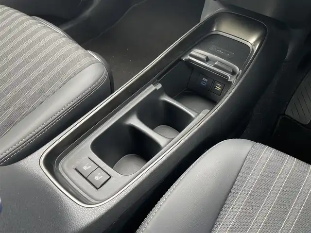 トヨタ アクア Z 富山県 2023(令5)年 1.7万km アーバンカーキ １オーナー／/純正ナビ／/フルセグＴＶ／/Ｂｌｕｅｔｏｏｔｈ／/Ｂカメラ／/ビルトインＥＴＣ２．０／/ＡＣ１００Ｖ電源／/レーダークルコン／/レーンキープアシスト／/セーフティセンス／/オートマチックハイビーム/LEDオートライト/LEDフォグライト/運転席パワーシート/前席シートヒーター／/ハーフレザーシート/社外アルミホイール付スタッドレスタイヤ4本有
