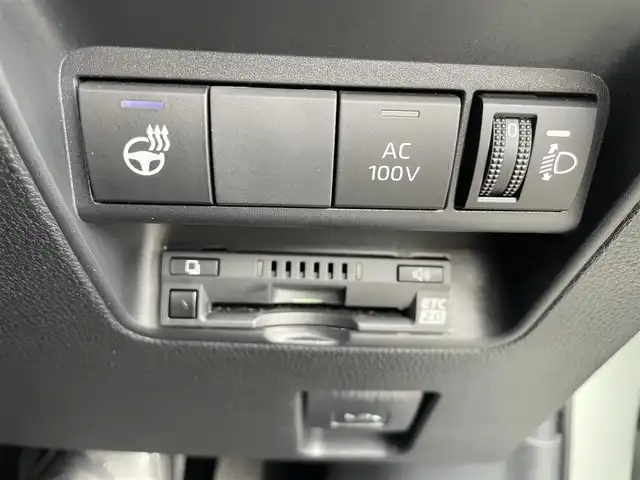 トヨタ アクア Z 富山県 2023(令5)年 1.7万km アーバンカーキ １オーナー／/純正ナビ／/フルセグＴＶ／/Ｂｌｕｅｔｏｏｔｈ／/Ｂカメラ／/ビルトインＥＴＣ２．０／/ＡＣ１００Ｖ電源／/レーダークルコン／/レーンキープアシスト／/セーフティセンス／/オートマチックハイビーム/LEDオートライト/LEDフォグライト/運転席パワーシート/前席シートヒーター／/ハーフレザーシート/社外アルミホイール付スタッドレスタイヤ4本有
