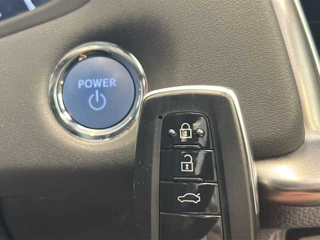 トヨタ クラウン ハイブリッド RS アドバンス 岐阜県 2021(令3)年 1.1万km プレシャスホワイトパール 純正12.3インチSDナビ/パノラミックビューモニター/トヨタセーフティセンス/ブラインドスポットモニター/デジタルインナーミラー/アダプティブクルーズコントロール/置くだけ充電/Bluetooth/フルセグTV/ドライブレコーダー/ETC/黒カワエアーシート(D＋N席)/シートヒーター(D＋N席)/スペアキー/プッシュスタート/トランクイージークローザー/パワーシート(D＋N席)/メモリーシート/DVD/アイドリングストップ/スペアキー/プラスサポートスマートキー