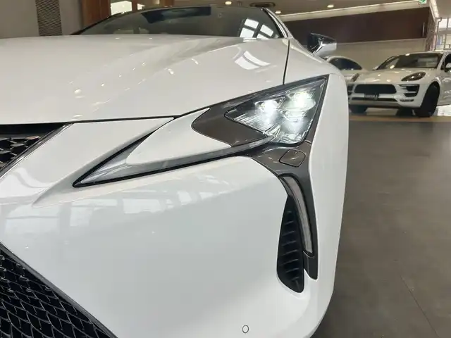 レクサス ＬＣ 500 Sパッケージ 大阪府 2017(平29)年 0.8万km ホワイトノーヴァガラスフレーク ワンオーナー/ハーフレザー/パワーシート/エアシートヒーター/純正ナビ/TV/バックカメラ/ACC/ブラインドスポット/純正21インチAW/LEDヘッドライト/クリアランスソナー/ETC/ドラレコ/パドルシフト