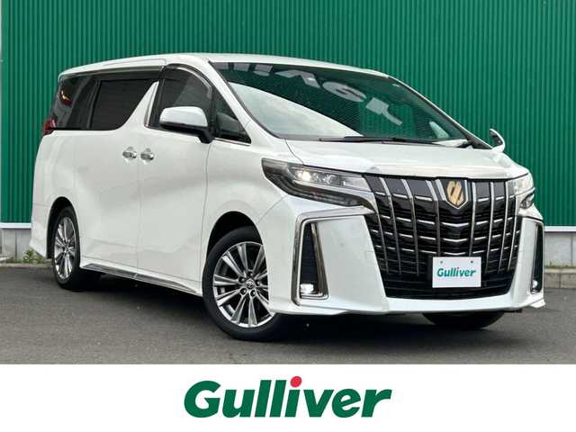 トヨタ アルファード S タイプゴールドⅢ 宮城県 2022(令4)年 5.7万km ホワイトパールクリスタルシャイン 応急用タイヤ/＝＝＝/セーフティセンス/・プリクラッシュセーフティ/・レーントレーシングアシスト/・アダプティブハイビームシステム/・全車速追従機能付レーダークルーズコントロール/・ロードサインアシスト/ブラインドスポットモニター/パーキングサポートブレーキ（後方接近車両/前後方静止物）/純正12インチフリップダウンモニター（V12T-R68C）/9インチディスプレイオーディオ/・ナビ機能付/・Bluetooth/・フルセグTV/バックカメラ/ビルトインETC2.0/ドライブレコーダー/AC100V/100Wアクセサリーコンセント/パワーバックドア/両側パワースライドドア/ハーフレザーシート/革巻きステアリング/ステアリングスイッチ/電動パーキングブレーキ/ブレーキホールド/3眼LEDヘッドランプ/フォグランプ/オートライト/スマートキー＆プッシュスタート/電動格納ミラー/純正18インチAW/フロアマット/ドアバイザー/W/サイド/カーテンエアバッグ