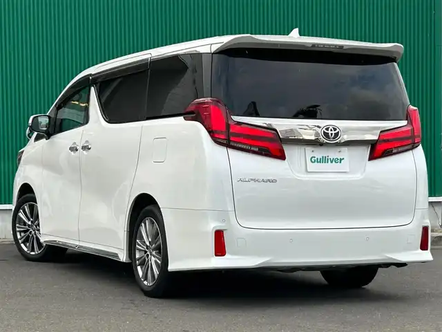 トヨタ アルファード S タイプゴールドⅢ 宮城県 2022(令4)年 5.7万km ホワイトパールクリスタルシャイン 応急用タイヤ/＝＝＝/セーフティセンス/・プリクラッシュセーフティ/・レーントレーシングアシスト/・アダプティブハイビームシステム/・全車速追従機能付レーダークルーズコントロール/・ロードサインアシスト/ブラインドスポットモニター/パーキングサポートブレーキ（後方接近車両/前後方静止物）/純正12インチフリップダウンモニター（V12T-R68C）/9インチディスプレイオーディオ/・ナビ機能付/・Bluetooth/・フルセグTV/バックカメラ/ビルトインETC2.0/ドライブレコーダー/AC100V/100Wアクセサリーコンセント/パワーバックドア/両側パワースライドドア/ハーフレザーシート/革巻きステアリング/ステアリングスイッチ/電動パーキングブレーキ/ブレーキホールド/3眼LEDヘッドランプ/フォグランプ/オートライト/スマートキー＆プッシュスタート/電動格納ミラー/純正18インチAW/フロアマット/ドアバイザー/W/サイド/カーテンエアバッグ