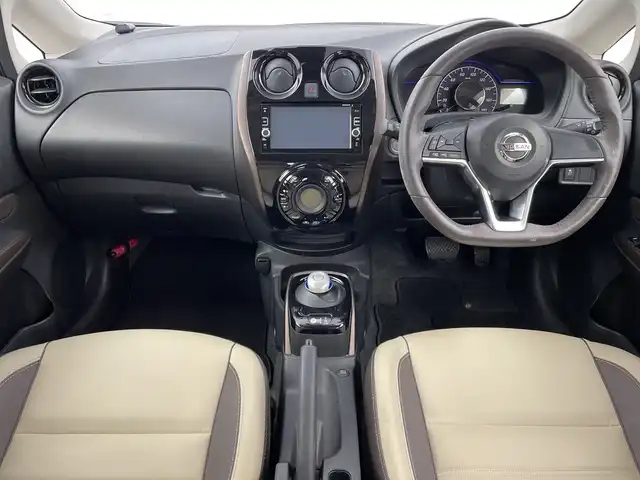 日産 ノート e－パワー メダリスト 新潟県 2016(平28)年 4.5万km シャイニングブルー 純正ディラーオプションナビ　(CD・DVD・Bluetooth)/フルセグ/全方位カメラ/レザーシート/デジタルインナーミラー/ETC/衝突軽減ブレーキ/LEDヘッドライト