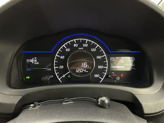 日産 ノート e－パワー メダリスト 新潟県 2016(平28)年 4.5万km シャイニングブルー 純正ディラーオプションナビ　(CD・DVD・Bluetooth)/フルセグ/全方位カメラ/レザーシート/デジタルインナーミラー/ETC/衝突軽減ブレーキ/LEDヘッドライト