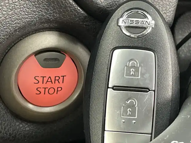 日産 ノート e－パワー メダリスト 新潟県 2016(平28)年 4.5万km シャイニングブルー 純正ディラーオプションナビ　(CD・DVD・Bluetooth)/フルセグ/全方位カメラ/レザーシート/デジタルインナーミラー/ETC/衝突軽減ブレーキ/LEDヘッドライト