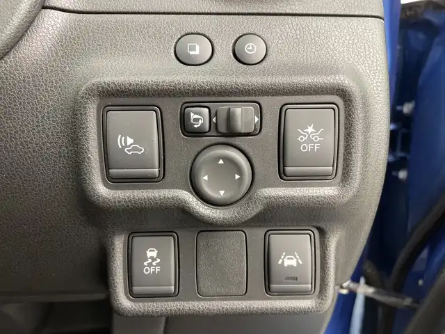 日産 ノート e－パワー メダリスト 新潟県 2016(平28)年 4.5万km シャイニングブルー 純正ディラーオプションナビ　(CD・DVD・Bluetooth)/フルセグ/全方位カメラ/レザーシート/デジタルインナーミラー/ETC/衝突軽減ブレーキ/LEDヘッドライト