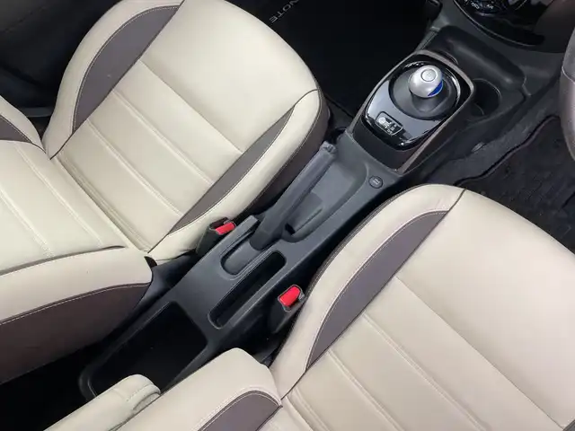 日産 ノート e－パワー メダリスト 新潟県 2016(平28)年 4.5万km シャイニングブルー 純正ディラーオプションナビ　(CD・DVD・Bluetooth)/フルセグ/全方位カメラ/レザーシート/デジタルインナーミラー/ETC/衝突軽減ブレーキ/LEDヘッドライト