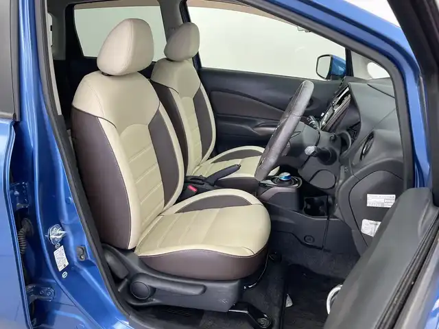 日産 ノート e－パワー メダリスト 新潟県 2016(平28)年 4.5万km シャイニングブルー 純正ディラーオプションナビ　(CD・DVD・Bluetooth)/フルセグ/全方位カメラ/レザーシート/デジタルインナーミラー/ETC/衝突軽減ブレーキ/LEDヘッドライト