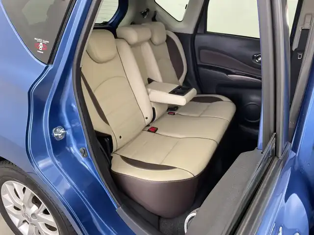 日産 ノート e－パワー メダリスト 新潟県 2016(平28)年 4.5万km シャイニングブルー 純正ディラーオプションナビ　(CD・DVD・Bluetooth)/フルセグ/全方位カメラ/レザーシート/デジタルインナーミラー/ETC/衝突軽減ブレーキ/LEDヘッドライト