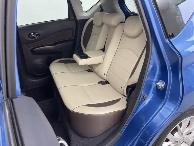 日産 ノート e－パワー メダリスト 新潟県 2016(平28)年 4.5万km シャイニングブルー 純正ディラーオプションナビ　(CD・DVD・Bluetooth)/フルセグ/全方位カメラ/レザーシート/デジタルインナーミラー/ETC/衝突軽減ブレーキ/LEDヘッドライト