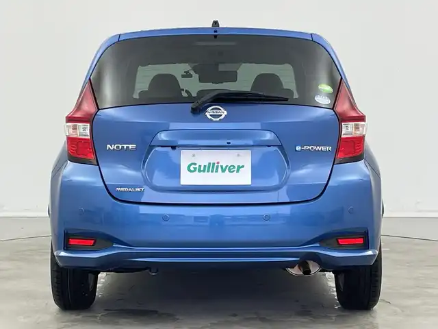 日産 ノート e－パワー メダリスト 新潟県 2016(平28)年 4.5万km シャイニングブルー 純正ディラーオプションナビ　(CD・DVD・Bluetooth)/フルセグ/全方位カメラ/レザーシート/デジタルインナーミラー/ETC/衝突軽減ブレーキ/LEDヘッドライト