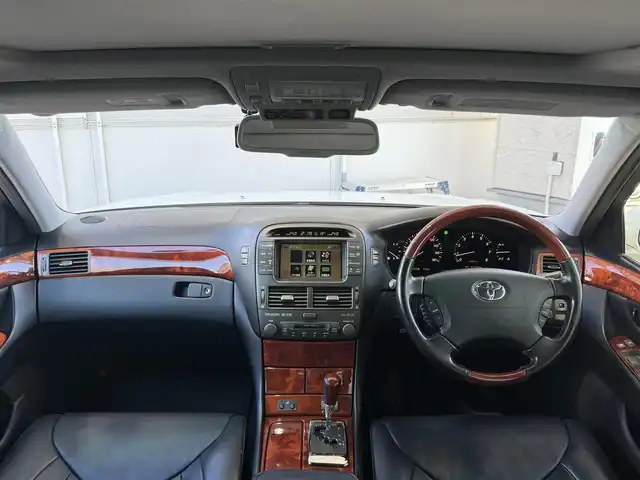 トヨタ セルシオ eR 愛知県 2006(平18)年 8.8万km ホワイトパールクリスタルシャイン /禁煙//サンルーフ//メーカーナビ　//バックカメラ//CD/DVD/MD/AM/FM　純正ETC//HIDオートライト　//フォグ　//AFS//純正18AW　//クルーズコントロール//黒革シート　//シートヒーター//メモリ付パワーシート　//スペアタイヤ//PWR・ECT・SNOWモード//オートリトラクタブルミラー//ウッドコンビステアリング　//ステリングスイッチ//リア電動サンシェード　//ISOFIX//スマートキー　//純正フロアマット　//純正バイザー//保証書　//取説　//ナビ取説　//記録簿　//スペアキー