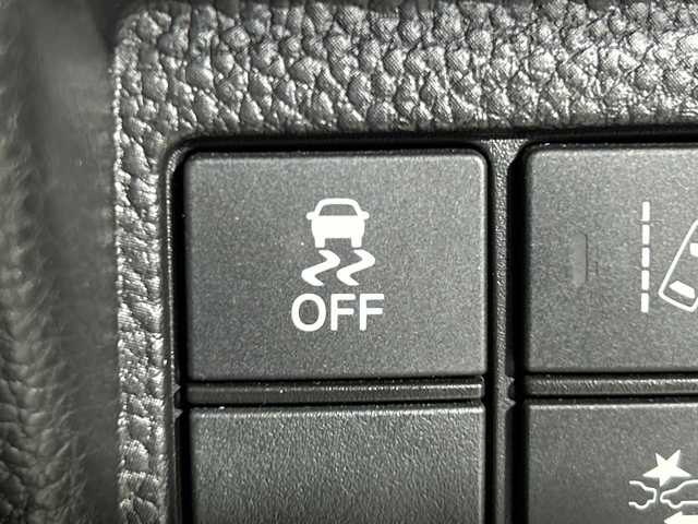 ホンダ Ｎ ＢＯＸ カスタム G L ターボ ホンダセンシング 神奈川県 2018(平30)年 5.9万km プレミアムホワイトパールⅡ 純正8型SDナビゲーション【VXU-185NBi】/フルセグ　CD DVD　MUSICRACK　USB　Bluetooth　AUX　AppleCarPlay　iPod/バックカメラ/両側電動スライドドア【サンシェード】/ホンダセンシング/衝突軽減ブレーキ/誤発進抑制機能/歩行者事故低減ステアリング/路外逸脱抑制機能/渋滞追従機能付きアダプティブクルーズコントロール/車線維持支援システム/先行車発進お知らせ機能/標識認識機能/近距離衝突軽減ブレーキ/前後ソナー/オートハイビーム/ハーフレザーシート/革巻きステアリング/パドルシフト/純正前方ドライブレコーダー/プッシュスタート/スマートキー/純正15インチアルミホイール/LEDヘッドランプ/LEDフロントフォグランプ/オートライト/純正サイド/リアスポイラー