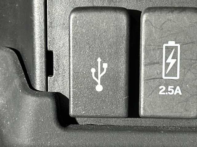 ホンダ Ｎ ＢＯＸ カスタム G L ターボ ホンダセンシング 神奈川県 2018(平30)年 5.9万km プレミアムホワイトパールⅡ 純正8型SDナビゲーション【VXU-185NBi】/フルセグ　CD DVD　MUSICRACK　USB　Bluetooth　AUX　AppleCarPlay　iPod/バックカメラ/両側電動スライドドア【サンシェード】/ホンダセンシング/衝突軽減ブレーキ/誤発進抑制機能/歩行者事故低減ステアリング/路外逸脱抑制機能/渋滞追従機能付きアダプティブクルーズコントロール/車線維持支援システム/先行車発進お知らせ機能/標識認識機能/近距離衝突軽減ブレーキ/前後ソナー/オートハイビーム/ハーフレザーシート/革巻きステアリング/パドルシフト/純正前方ドライブレコーダー/プッシュスタート/スマートキー/純正15インチアルミホイール/LEDヘッドランプ/LEDフロントフォグランプ/オートライト/純正サイド/リアスポイラー