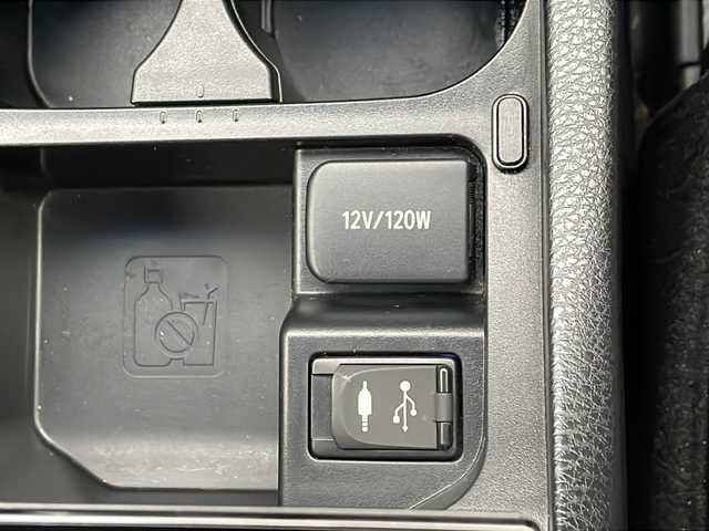 トヨタ ハリアー ハイブリッド プログレス 道北・旭川 2018(平30)年 7.9万km スパークリングブラックパールクリスタルシャイン /4WD//禁煙車//JBLサウンド//純正ナビ//BT/CD/DVD/USB/AUX/BD/フルセグ//トヨタセーフティセンスP//LDA//PCS//クリアランスソナー//ACC//ICS//パワーバックドア//全方位カメラ//革巻きステアリング//ステアリングスイッチ//オートライト//LEDヘッドライト//フォグランプ//オートマチックハイビーム//ハーフレザーシート//ETC//オートワイパー//スペアキー//オートリトラミラー//ラゲッジマット