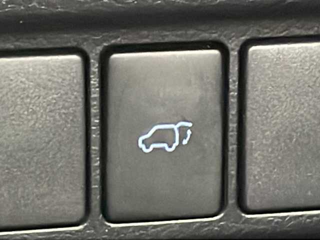 トヨタ ハリアー ハイブリッド プログレス 道北・旭川 2018(平30)年 7.9万km スパークリングブラックパールクリスタルシャイン /4WD//禁煙車//JBLサウンド//純正ナビ//BT/CD/DVD/USB/AUX/BD/フルセグ//トヨタセーフティセンスP//LDA//PCS//クリアランスソナー//ACC//ICS//パワーバックドア//全方位カメラ//革巻きステアリング//ステアリングスイッチ//オートライト//LEDヘッドライト//フォグランプ//オートマチックハイビーム//ハーフレザーシート//ETC//オートワイパー//スペアキー//オートリトラミラー//ラゲッジマット