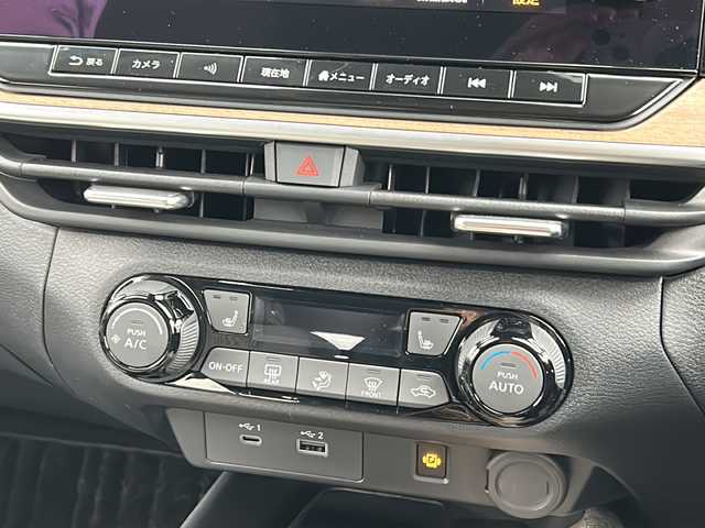 日産 オーラ G レザーエディション 広島県 2023(令5)年 0.7万km ピュアホワイトパール 禁煙/プロパイロット/ＢＯＳＥサウンド/純正ナビ/フルセグTV/Bluetooth/USB/アラウンドビューモニター/レザーシート/シートヒーター/ワイヤレス充電/ステアリングスイッチ/ステアリングヒーター/デジタルインナーミラー/ドライブレコーダー/コーナーセンサー/BSM/純正アルミホイール/純正フロアマット/純正ドアバイザー