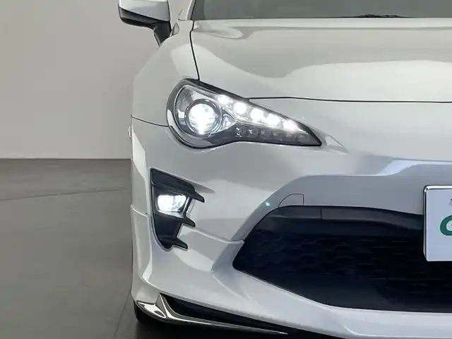 トヨタ ８６ GT リミテッド 愛知県 2019(平31)年 4.6万km クリスタルホワイトパール 純正ナビ　ＢＬＩＴＺ車高調　ＨＫＳマフラー　禁煙　ＭＴ車　バックカメラ　ハーフレザー　シートヒーター　リアウィング　社外１８インチアルミ　ドライブレコーダー　ＬＥＤオートライト　クルコン　フォグランプ　モデリスタエアロ　純正フロアマット　ETC