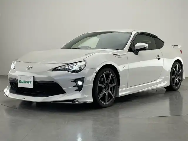 トヨタ ８６ GT リミテッド 愛知県 2019(平31)年 4.6万km クリスタルホワイトパール 純正ナビ　ＢＬＩＴＺ車高調　ＨＫＳマフラー　禁煙　ＭＴ車　バックカメラ　ハーフレザー　シートヒーター　リアウィング　社外１８インチアルミ　ドライブレコーダー　ＬＥＤオートライト　クルコン　フォグランプ　モデリスタエアロ　純正フロアマット　ETC