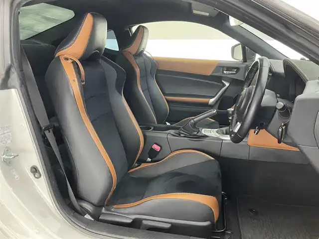 トヨタ ８６ GT リミテッド 愛知県 2019(平31)年 4.6万km クリスタルホワイトパール 純正ナビ　ＢＬＩＴＺ車高調　ＨＫＳマフラー　禁煙　ＭＴ車　バックカメラ　ハーフレザー　シートヒーター　リアウィング　社外１８インチアルミ　ドライブレコーダー　ＬＥＤオートライト　クルコン　フォグランプ　モデリスタエアロ　純正フロアマット　ETC