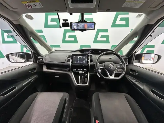 日産 セレナ ハイウェイスター 鹿児島県 2017(平29)年 6.2万km ブリリアントホワイトパール 2トーン 禁煙車/プロパイロット/　・レーンキープアシスト/　・自動駐車システム/　・クルーズコントロール(追従走行あり)/純正9インチナビ(MM516D-L)/　・Bluetooth/　・AppleCarPlay/　・AndroidAuto/　・AUX/iPod/　・フルセグTV/　・USB/　・AM/FM/両側パワースライドドア/後席モニター/全周囲カメラ/デジタルインナーミラー/前後コーナーセンサー/ETC/ドライブレコーダー/純正フロアマット/純正アルミホイール/電動格納ミラー